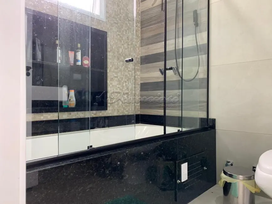 Casa de Condomínio com 3 quartos à venda, 360m2 em Jardim Marabá, Itapetininga - SP - imagem 9 Foto 9 de Casa de Condomínio com 3 quartos à venda, 360m2 em Jardim Marabá, Itapetininga - SP