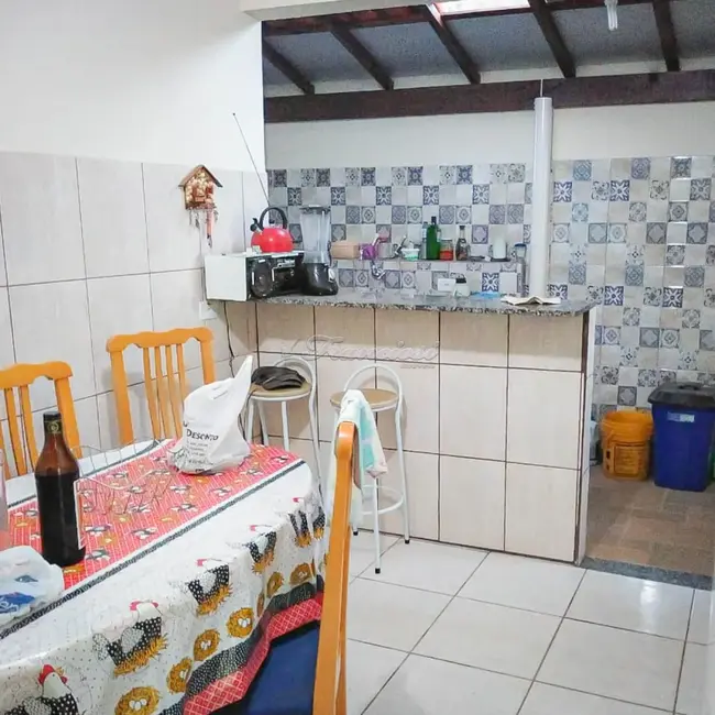 Foto 2 de Casa com 3 quartos à venda, 201m2 em Campina Do Monte Alegre - SP