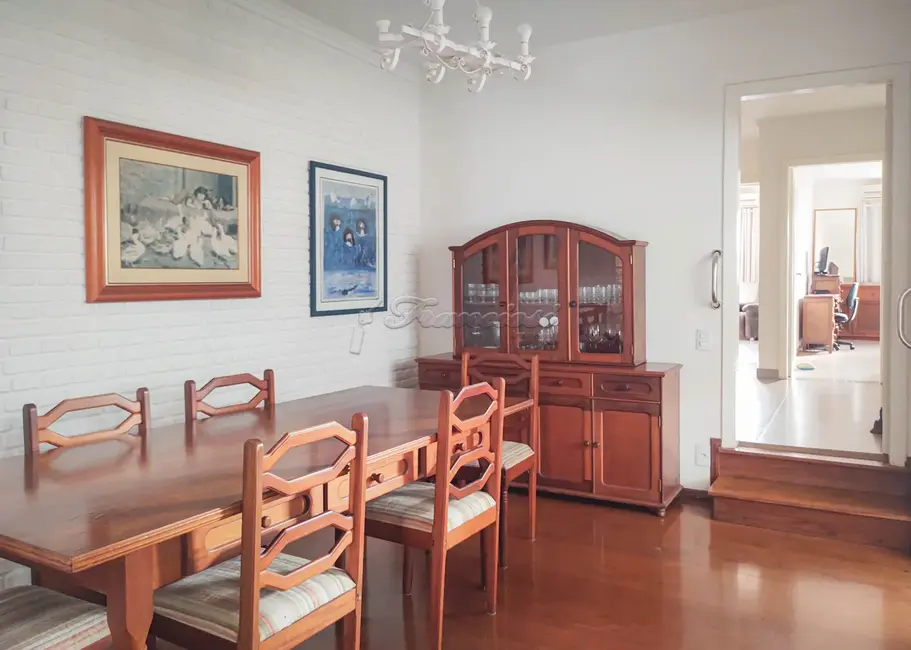 Casa com 3 quartos à venda, 211m2 em Vila Barth, Itapetininga - SP - imagem 4 Foto 4 de Casa com 3 quartos à venda, 211m2 em Vila Barth, Itapetininga - SP