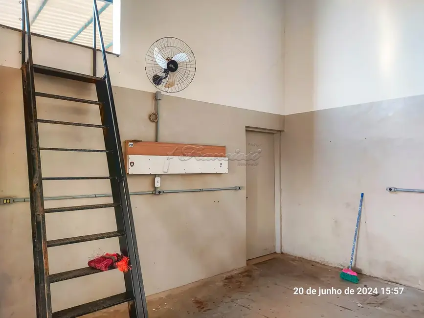 Foto 4 de Sala Comercial para alugar, 300m2 em Vila Progresso, Itapetininga - SP