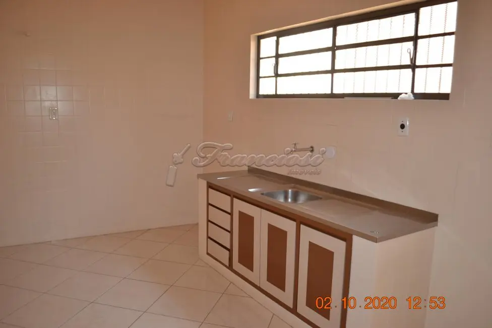 Foto 4 de Casa com 3 quartos para alugar, 100m2 em Centro, Itapetininga - SP