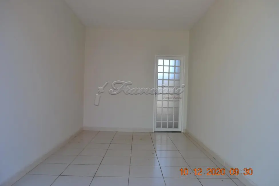 Foto 3 de Casa de Condomínio com 3 quartos para alugar, 98m2 em Vila Rubens, Itapetininga - SP