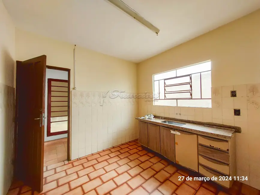 Casa com 4 quartos à venda, 300m2 em Vila Reis, Itapetininga - SP - imagem 6 Foto 6 de Casa com 4 quartos à venda, 300m2 em Vila Reis, Itapetininga - SP