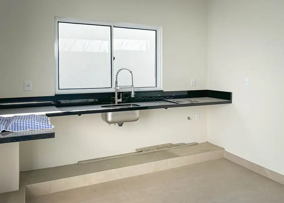 Foto 3 de Casa com 5 quartos à venda, 250m2 em Vila Serafim, Itapetininga - SP