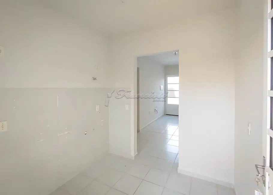 Casa com 2 quartos à venda, 69m2 em Itapetininga - SP - imagem 3 Foto 3 de Casa com 2 quartos à venda, 69m2 em Itapetininga - SP