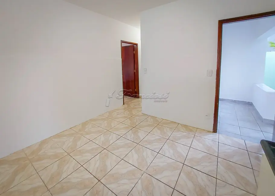 Casa com 2 quartos à venda, 125m2 em Vila Aliança, Itapetininga - SP - imagem 3 Foto 3 de Casa com 2 quartos à venda, 125m2 em Vila Aliança, Itapetininga - SP