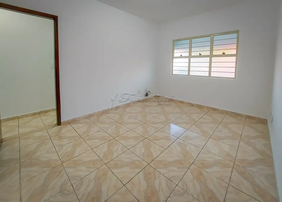 Casa com 2 quartos à venda, 125m2 em Vila Aliança, Itapetininga - SP - imagem 4 Foto 4 de Casa com 2 quartos à venda, 125m2 em Vila Aliança, Itapetininga - SP