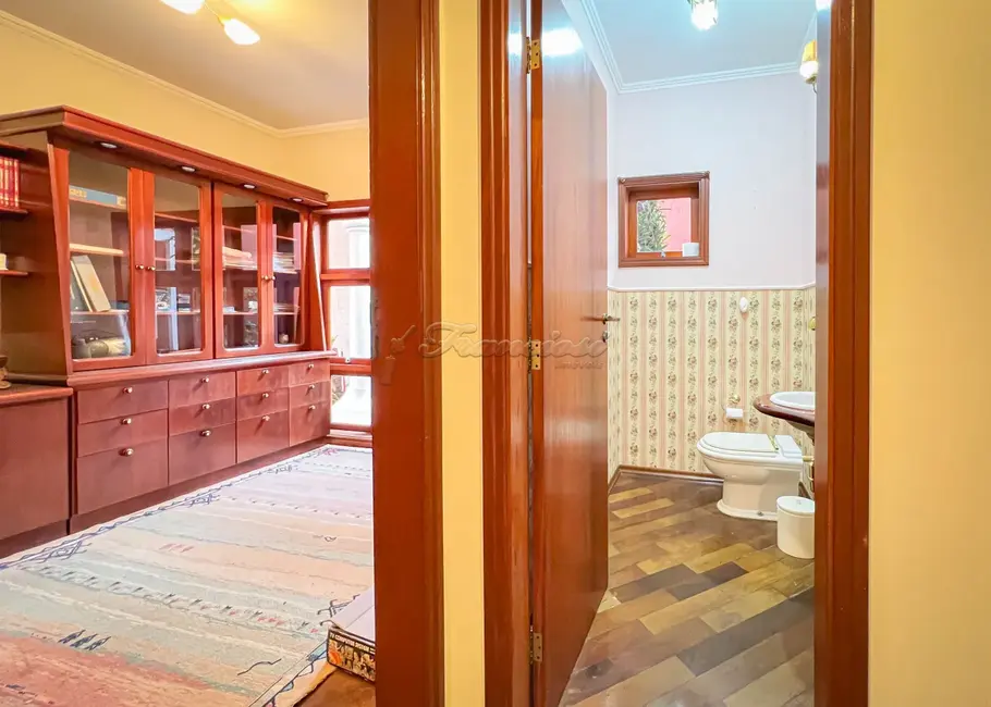 Casa com 4 quartos à venda, 410m2 em Centro, Itapetininga - SP - imagem 7 Foto 7 de Casa com 4 quartos à venda, 410m2 em Centro, Itapetininga - SP