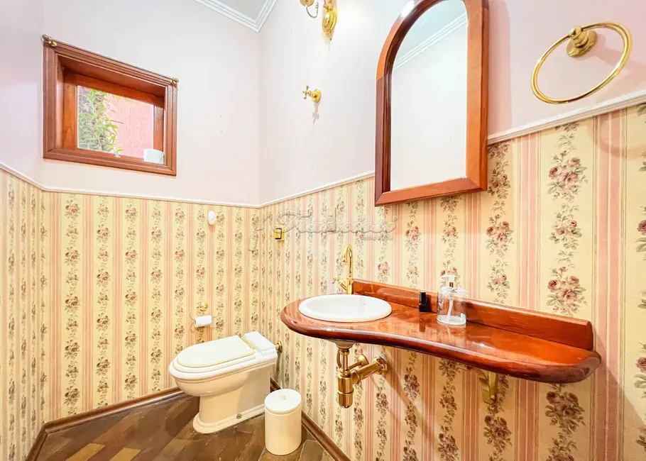 Casa com 4 quartos à venda, 410m2 em Centro, Itapetininga - SP - imagem 8 Foto 8 de Casa com 4 quartos à venda, 410m2 em Centro, Itapetininga - SP