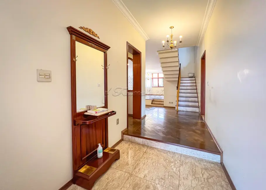 Casa com 4 quartos à venda, 410m2 em Centro, Itapetininga - SP - imagem 4 Foto 4 de Casa com 4 quartos à venda, 410m2 em Centro, Itapetininga - SP