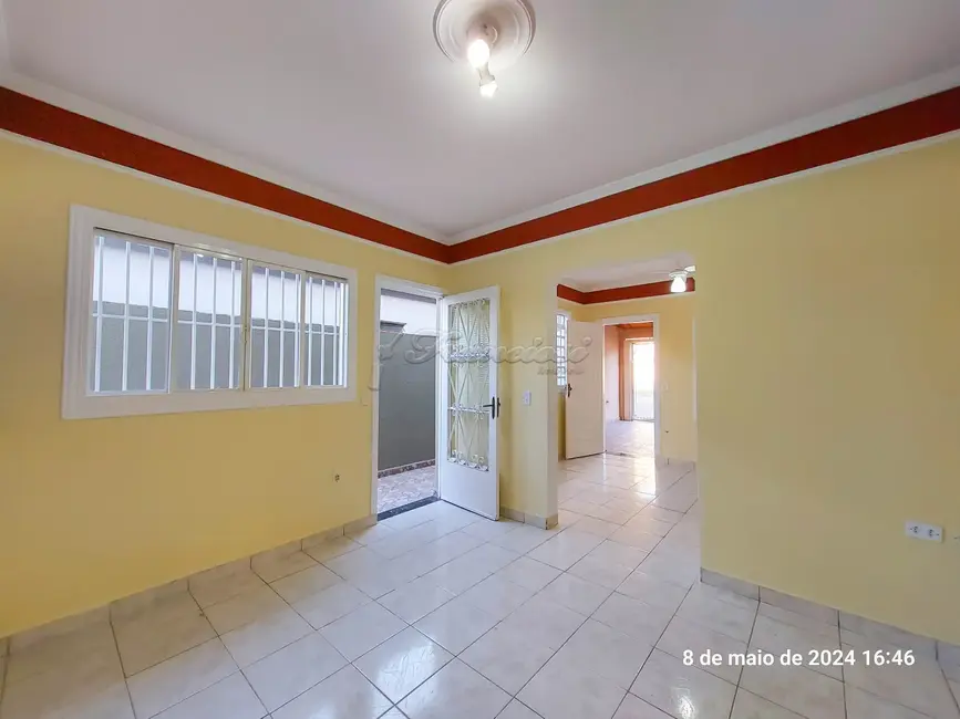 Foto 4 de Casa com 2 quartos para alugar, 106m2 em Jardim Fogaça, Itapetininga - SP