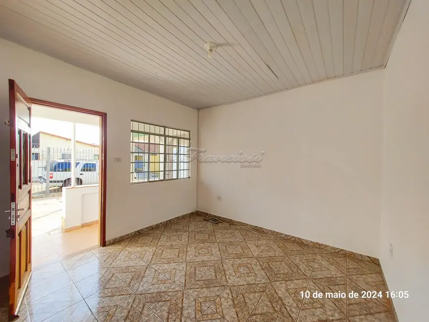 Foto 1 de Casa com 2 quartos para alugar, 148m2 em Itapetininga - SP