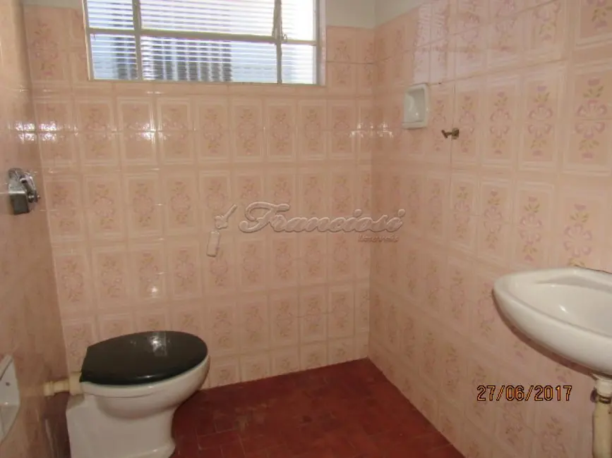 Casa com 3 quartos à venda, 219m2 em Centro, Itapetininga - SP - imagem 9 Foto 9 de Casa com 3 quartos à venda, 219m2 em Centro, Itapetininga - SP