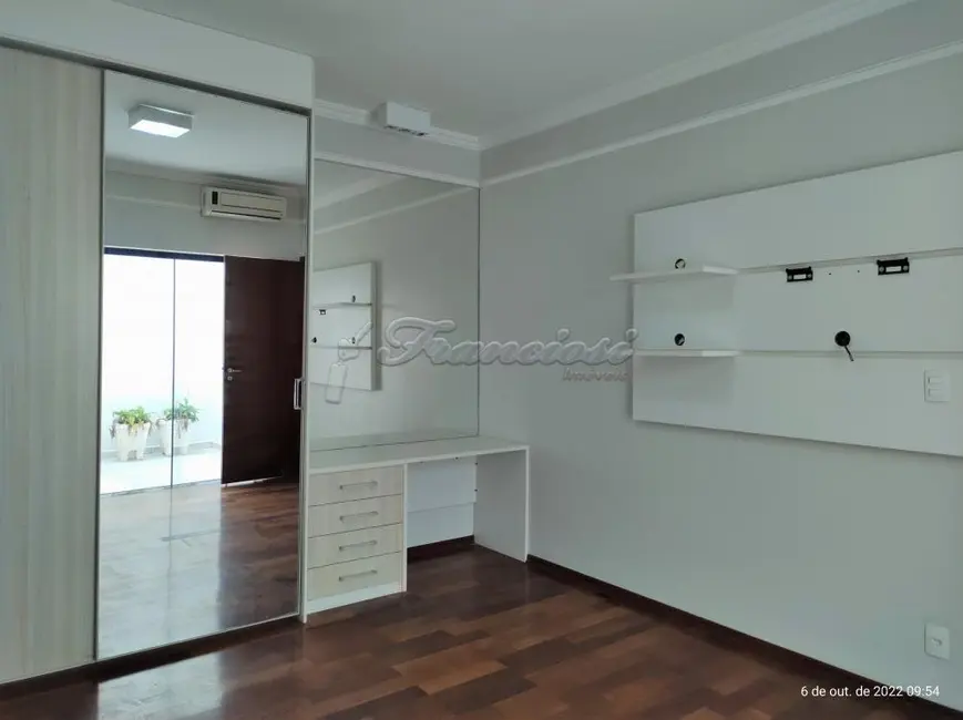 Casa com 4 quartos à venda, 500m2 em Vila Barth, Itapetininga - SP - imagem 6 Foto 6 de Casa com 4 quartos à venda, 500m2 em Vila Barth, Itapetininga - SP
