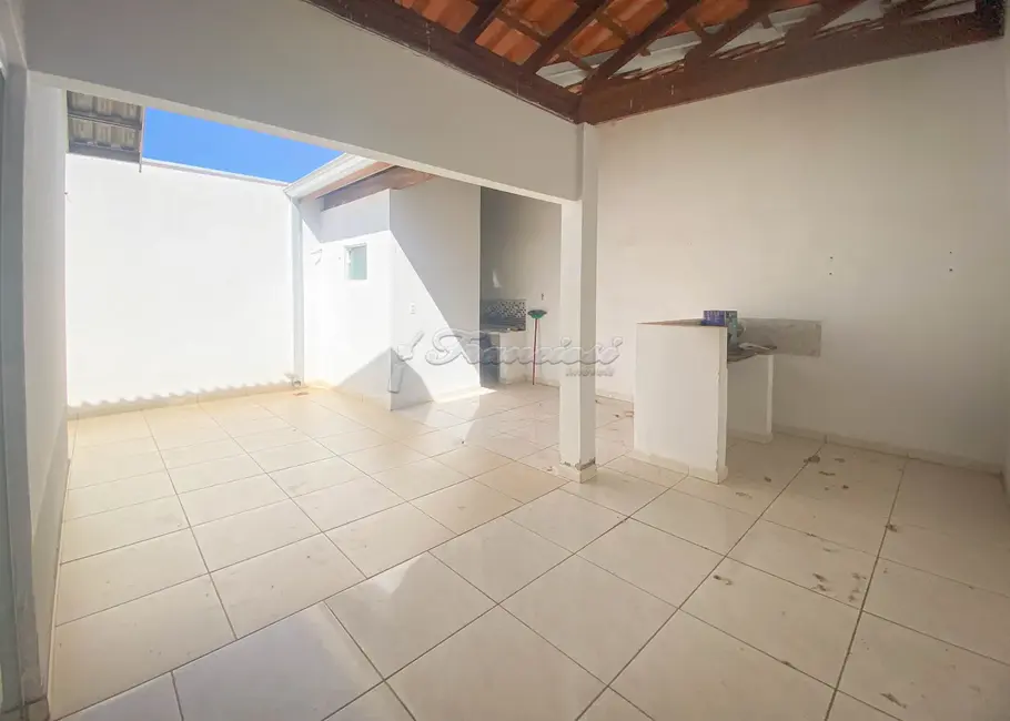 Foto 8 de Casa com 2 quartos à venda, 150m2 em Itapetininga - SP