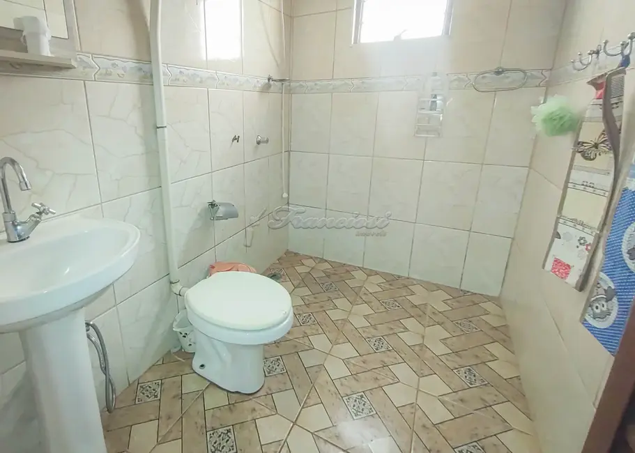 Casa com 2 quartos à venda, 235m2 em Vila Mazzei, Itapetininga - SP - imagem 3 Foto 3 de Casa com 2 quartos à venda, 235m2 em Vila Mazzei, Itapetininga - SP