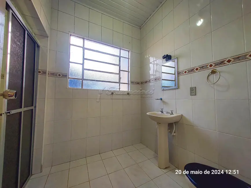 Foto 4 de Casa com 3 quartos para alugar, 171m2 em Itapetininga - SP