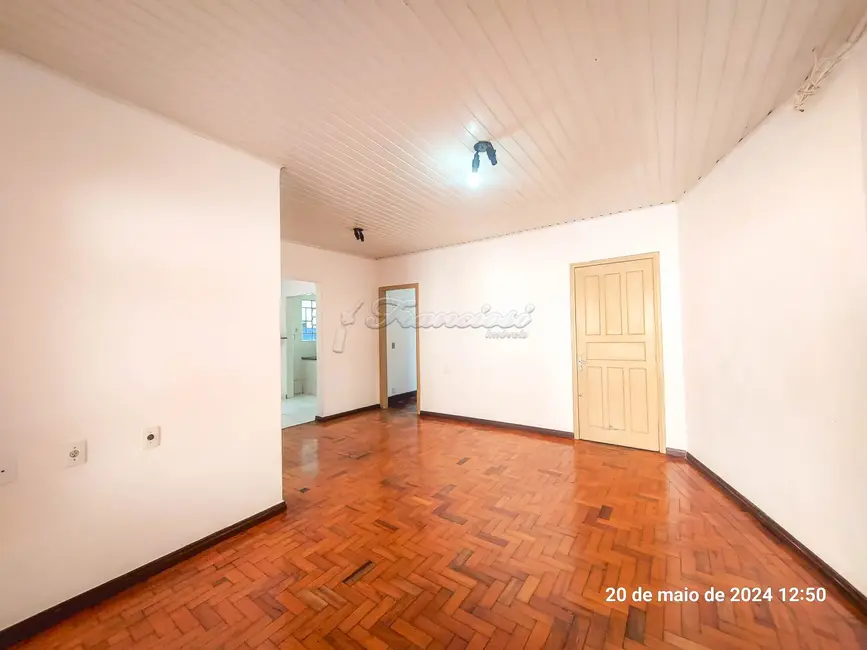 Foto 1 de Casa com 3 quartos para alugar, 171m2 em Itapetininga - SP