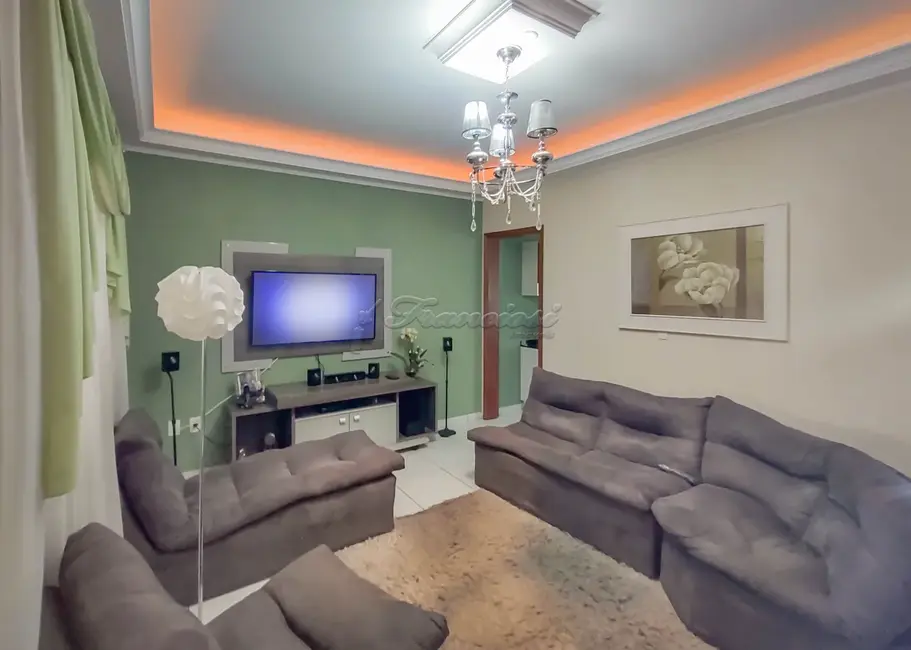 Foto 2 de Casa com 3 quartos à venda, 119m2 em Vila Vendramini, Itapetininga - SP