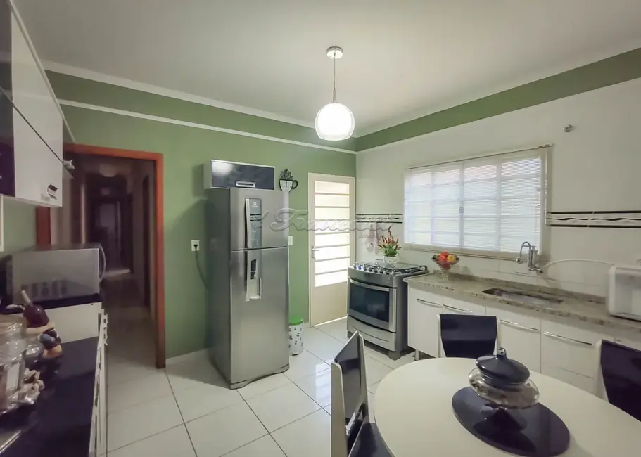 Foto 4 de Casa com 3 quartos à venda, 119m2 em Vila Vendramini, Itapetininga - SP