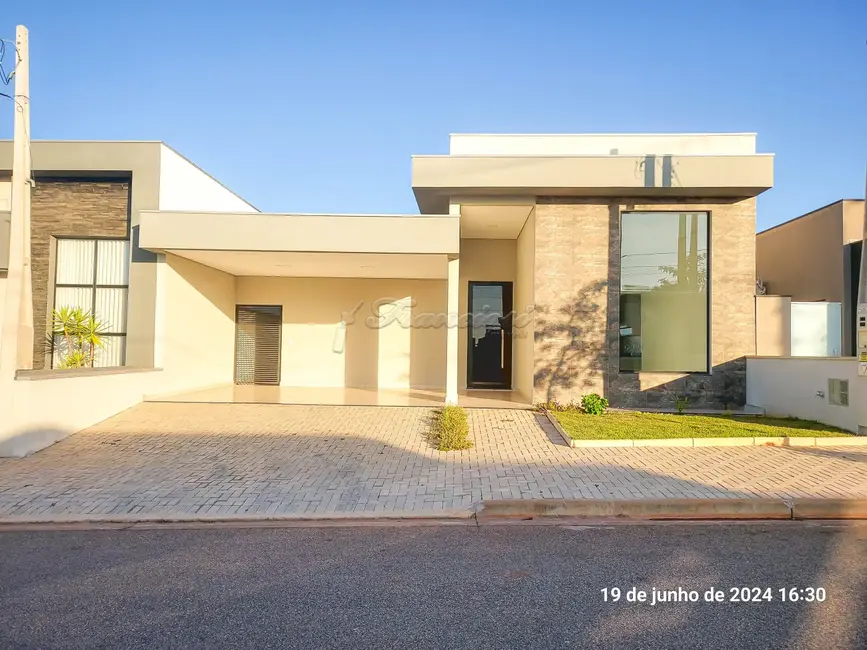 Foto 2 de Casa de Condomínio com 3 quartos para alugar, 300m2 em Terras de Santo Antônio, Itapetininga - SP