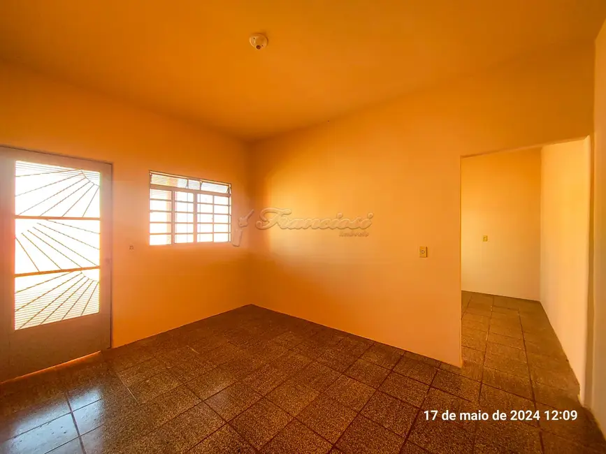 Casa com 2 quartos à venda, 79m2 em Vila Regina, Itapetininga - SP - imagem 3 Foto 3 de Casa com 2 quartos à venda, 79m2 em Vila Regina, Itapetininga - SP