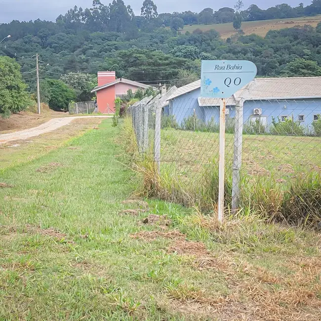 Foto 2 de Terreno / Lote à venda, 2100m2 em Sarapui - SP