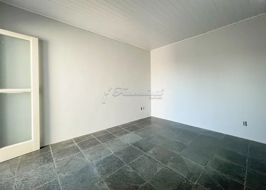 Casa com 3 quartos à venda, 139m2 em Vila Barth, Itapetininga - SP - imagem 8 Foto 8 de Casa com 3 quartos à venda, 139m2 em Vila Barth, Itapetininga - SP