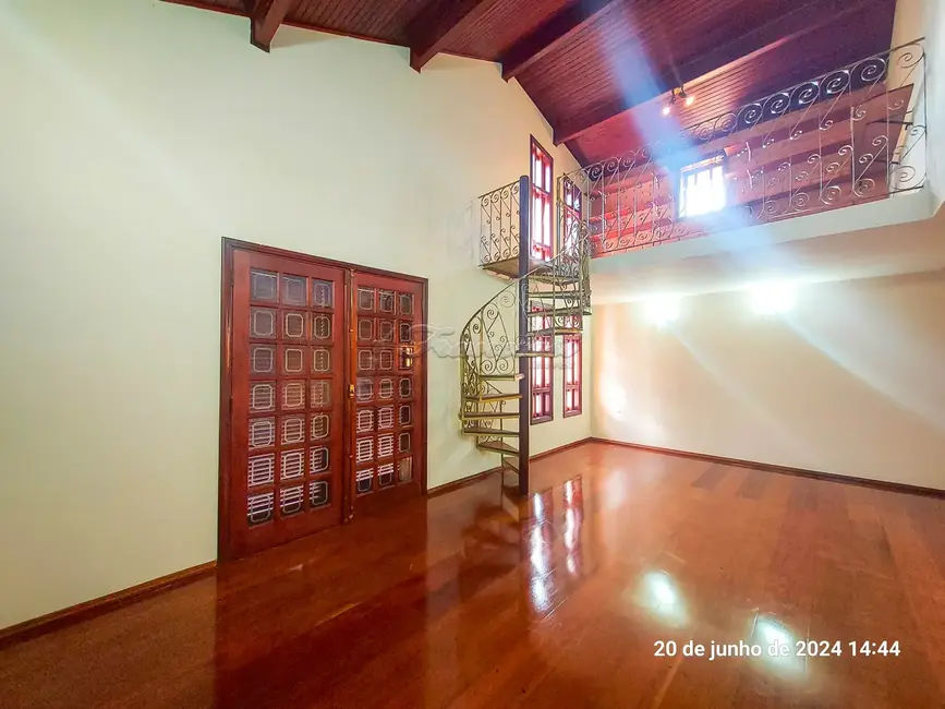 Casa com 4 quartos para alugar, 300m2 em Vila Barth, Itapetininga - SP - imagem 3 Foto 3 de Casa com 4 quartos para alugar, 300m2 em Vila Barth, Itapetininga - SP