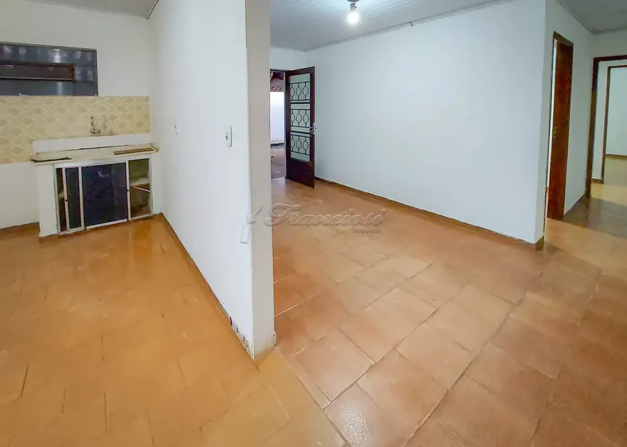 Casa com 2 quartos à venda, 96m2 em Jardim Bela Vista, Itapetininga - SP - imagem 4 Foto 4 de Casa com 2 quartos à venda, 96m2 em Jardim Bela Vista, Itapetininga - SP