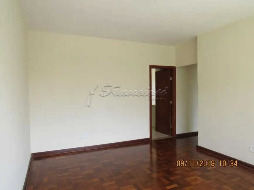 Casa com 3 quartos à venda, 155m2 em Vila Barth, Itapetininga - SP - imagem 5 Foto 5 de Casa com 3 quartos à venda, 155m2 em Vila Barth, Itapetininga - SP