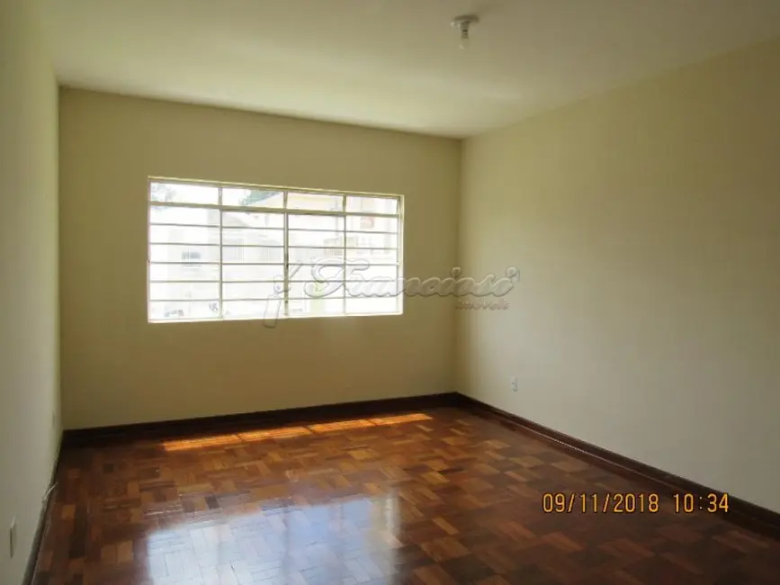 Casa com 3 quartos à venda, 155m2 em Vila Barth, Itapetininga - SP - imagem 4 Foto 4 de Casa com 3 quartos à venda, 155m2 em Vila Barth, Itapetininga - SP