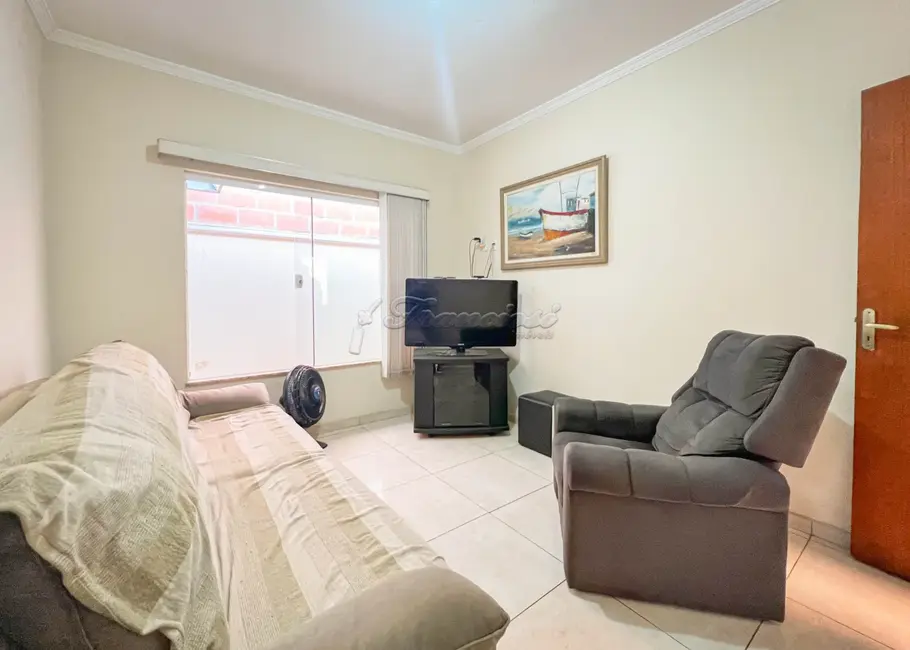 Casa com 2 quartos à venda, 150m2 em Jardim Alvorada, Itapetininga - SP - imagem 1 Foto 1 de Casa com 2 quartos à venda, 150m2 em Jardim Alvorada, Itapetininga - SP