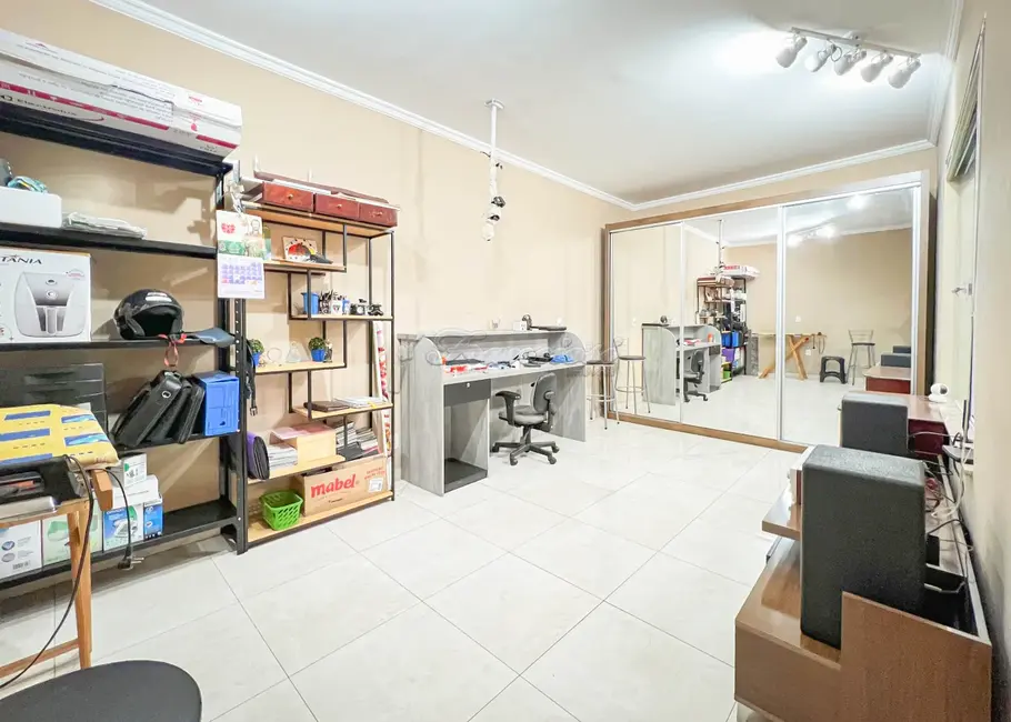 Casa com 2 quartos à venda, 150m2 em Jardim Alvorada, Itapetininga - SP - imagem 6 Foto 6 de Casa com 2 quartos à venda, 150m2 em Jardim Alvorada, Itapetininga - SP