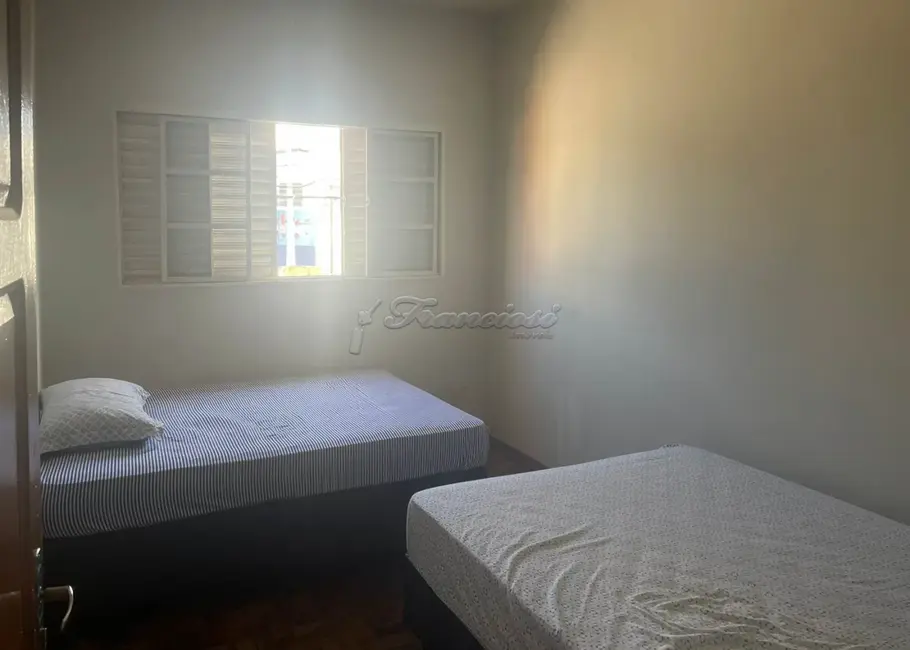 Casa com 2 quartos à venda, 134m2 em Centro, Itapetininga - SP - imagem 3 Foto 3 de Casa com 2 quartos à venda, 134m2 em Centro, Itapetininga - SP