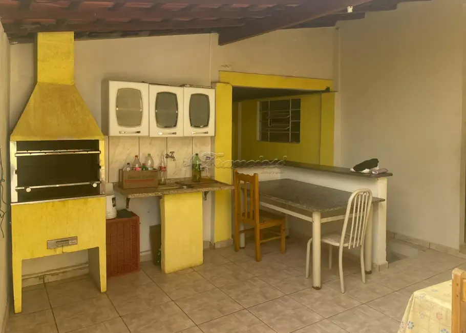 Casa com 2 quartos à venda, 134m2 em Centro, Itapetininga - SP - imagem 5 Foto 5 de Casa com 2 quartos à venda, 134m2 em Centro, Itapetininga - SP