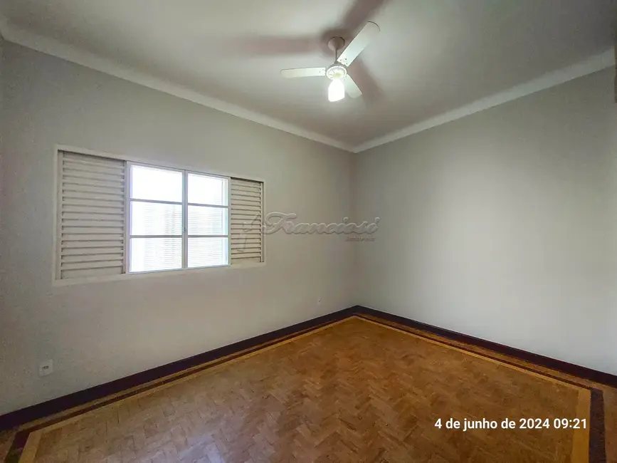 Casa com 3 quartos para alugar, 280m2 em Centro, Itapetininga - SP - imagem 7 Foto 7 de Casa com 3 quartos para alugar, 280m2 em Centro, Itapetininga - SP