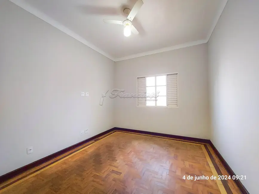 Casa com 3 quartos para alugar, 280m2 em Centro, Itapetininga - SP - imagem 9 Foto 9 de Casa com 3 quartos para alugar, 280m2 em Centro, Itapetininga - SP