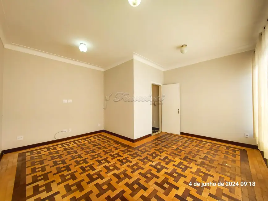 Casa com 3 quartos para alugar, 280m2 em Centro, Itapetininga - SP - imagem 2 Foto 2 de Casa com 3 quartos para alugar, 280m2 em Centro, Itapetininga - SP