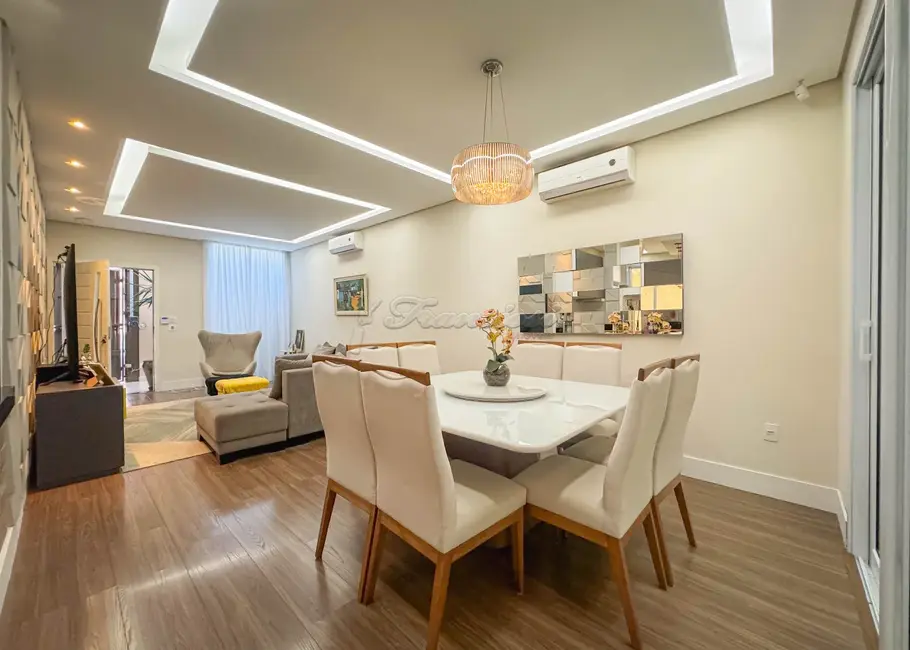 Casa com 3 quartos à venda, 187m2 em Jardim Marabá, Itapetininga - SP - imagem 3 Foto 3 de Casa com 3 quartos à venda, 187m2 em Jardim Marabá, Itapetininga - SP