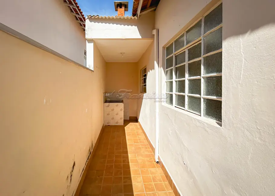 Casa com 2 quartos à venda, 80m2 em Centro, Itapetininga - SP - imagem 9 Foto 9 de Casa com 2 quartos à venda, 80m2 em Centro, Itapetininga - SP