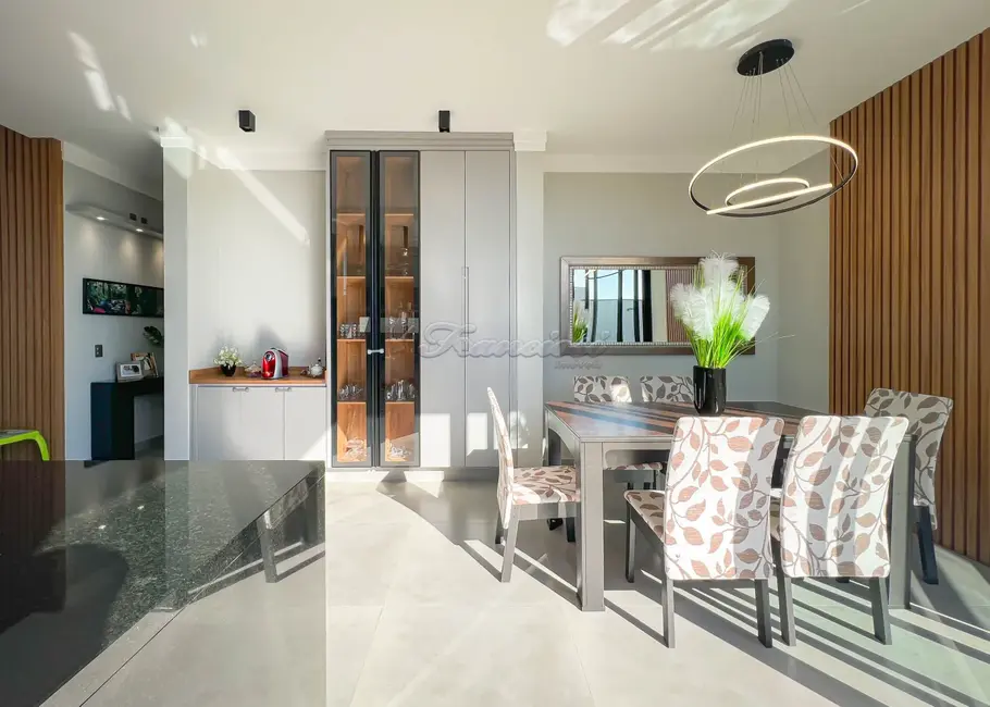 Casa de Condomínio com 3 quartos à venda, 214m2 em Vila Popular, Itapetininga - SP - imagem 9 Foto 9 de Casa de Condomínio com 3 quartos à venda, 214m2 em Vila Popular, Itapetininga - SP