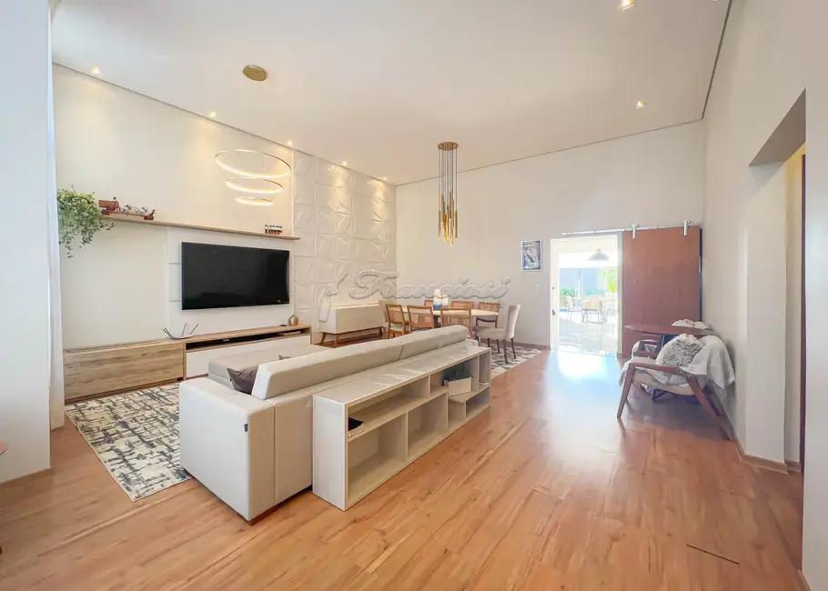 Foto 1 de Casa de Condomínio à venda, 190m2 em Terras de Santo Antônio, Itapetininga - SP