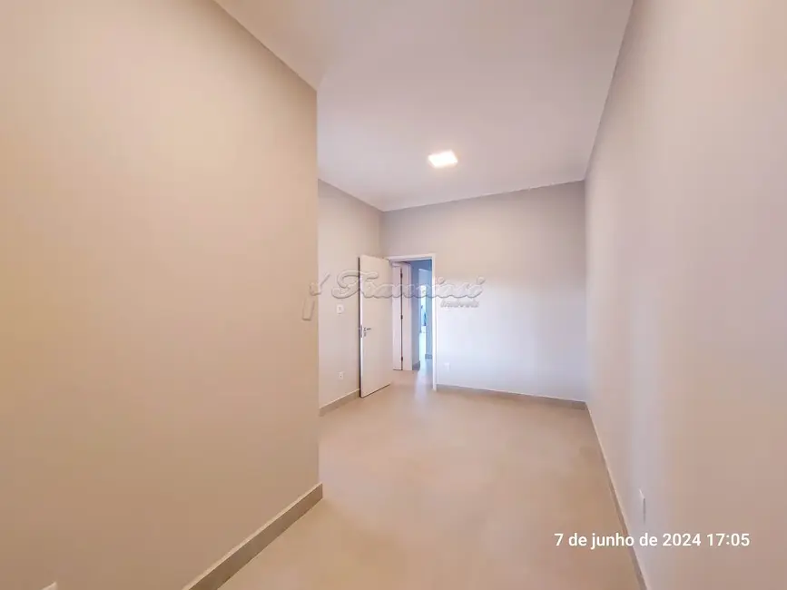 Casa de Condomínio com 3 quartos para alugar, 152m2 em Jardim Marabá, Itapetininga - SP - imagem 8 Foto 8 de Casa de Condomínio com 3 quartos para alugar, 152m2 em Jardim Marabá, Itapetininga - SP