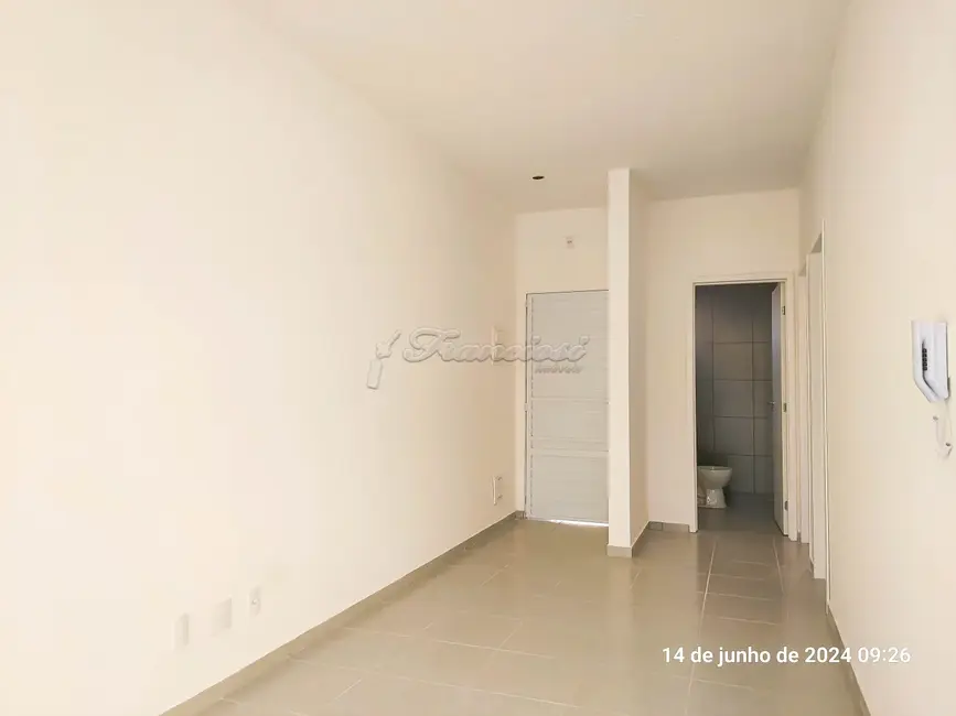 Foto 3 de Casa de Condomínio com 2 quartos para alugar, 141m2 em Itapetininga - SP