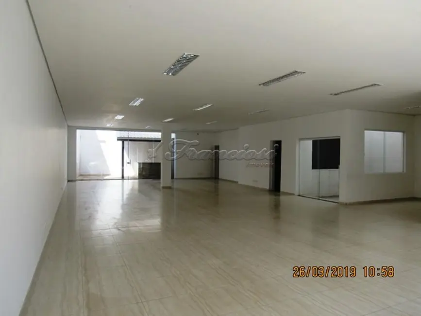 Foto 1 de Loja com 2 quartos à venda, 274m2 em Centro, Itapetininga - SP