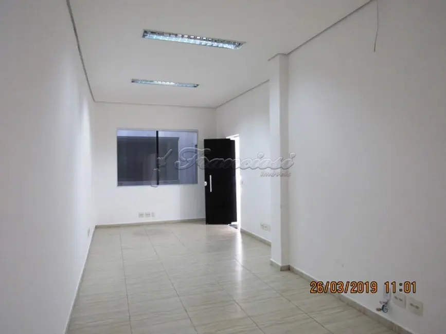 Loja com 2 quartos para alugar, 274m2 em Centro, Itapetininga - SP - imagem 8 Foto 8 de Loja com 2 quartos para alugar, 274m2 em Centro, Itapetininga - SP
