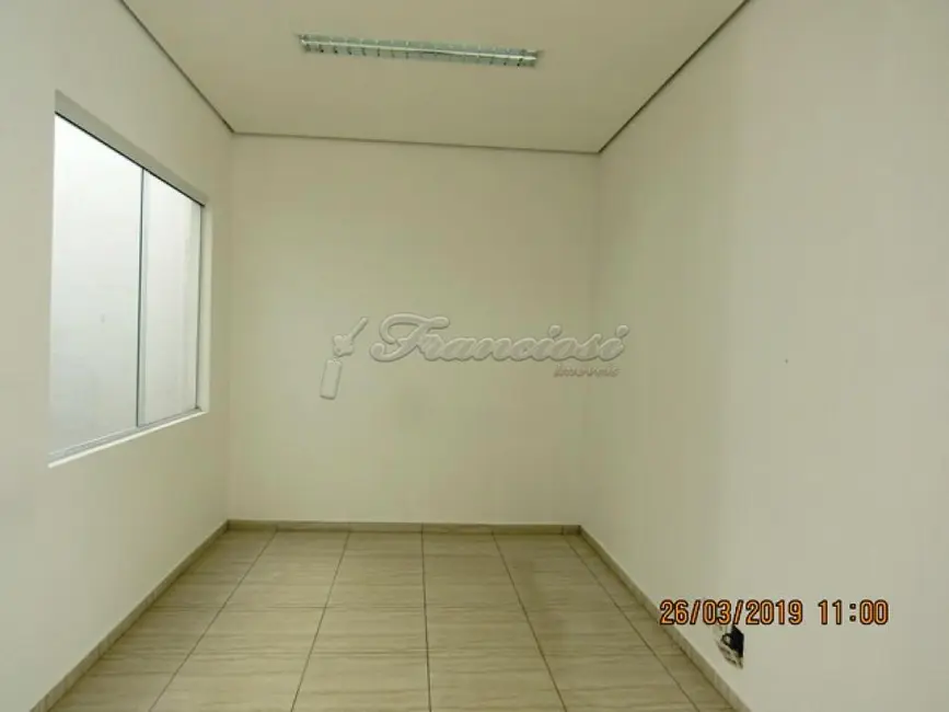 Loja com 2 quartos para alugar, 274m2 em Centro, Itapetininga - SP - imagem 5 Foto 5 de Loja com 2 quartos para alugar, 274m2 em Centro, Itapetininga - SP