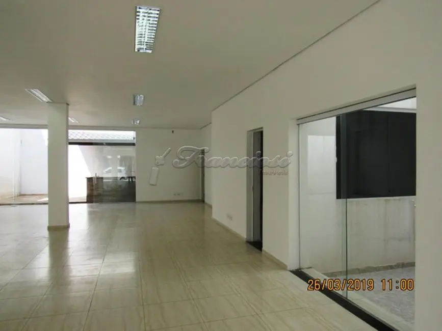 Loja com 2 quartos para alugar, 274m2 em Centro, Itapetininga - SP - imagem 6 Foto 6 de Loja com 2 quartos para alugar, 274m2 em Centro, Itapetininga - SP