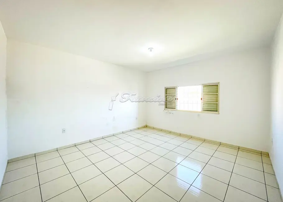 Casa com 3 quartos à venda, 180m2 em Vila Vendramini, Itapetininga - SP - imagem 8 Foto 8 de Casa com 3 quartos à venda, 180m2 em Vila Vendramini, Itapetininga - SP